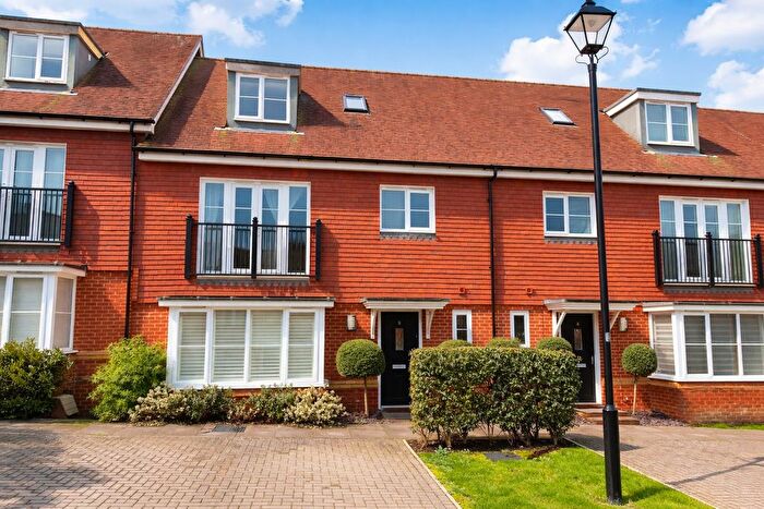 4 Bedroom Town House For Sale In Swallowtail Grove, Frimley, GU16