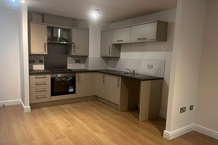 2 Bedroom Flat To Rent In Camlough Walk, Chesterfield, S41