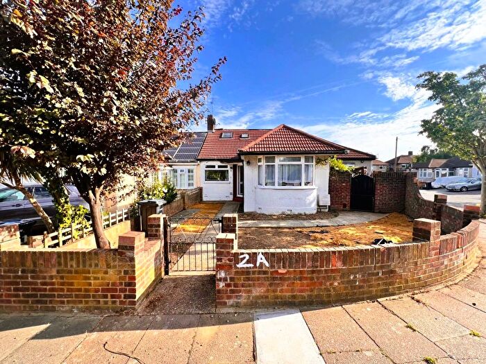 3 Bedroom Bungalow To Rent In Basildon Avenue, Ilford, IG5