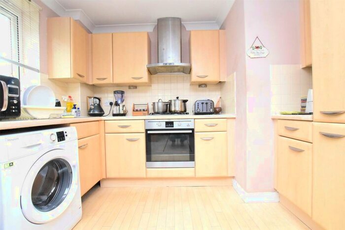 2 Bedroom Apartment To Rent In Oriel House, - London Road, Romford, RM7