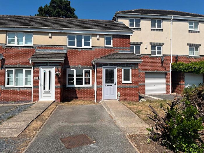 3 Bedroom Terraced House For Sale In Alder Hey Drive, Hull, HU8