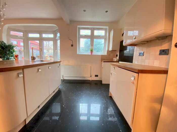 5 Bedroom Terraced House To Rent In Ecclestion Crescent, Chadwel Heath RM6