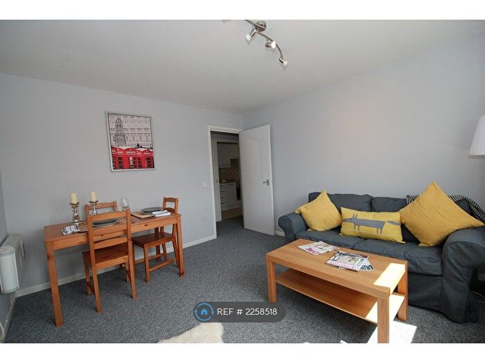 2 Bedroom Flat To Rent In Heathfield Drive, Mitcham, CR4