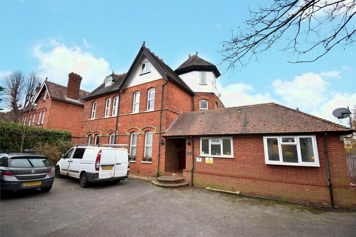 1 Bedroom Studio To Rent In Boyn Hill Avenue, Maidenhead, Berkshire, SL6