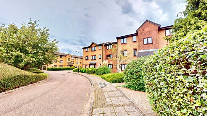 1 Bedroom Flat To Rent In Chartwell Close, Greenford, UB6