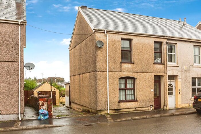 4 Bedroom End Terrace House For Sale In Penybanc Road, Ammanford, SA18