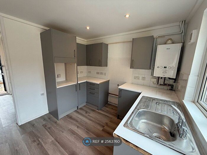 3 Bedroom End Of Terrace House To Rent In Trafalgar Close, Peacehaven, BN10