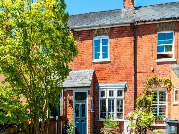 2 Bedroom Cottage To Rent In Course Road, Ascot, Berkshire, SL5