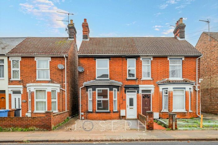 3 Bedroom Semi-Detached House To Rent In Foxhall Road, Ipswich, IP3
