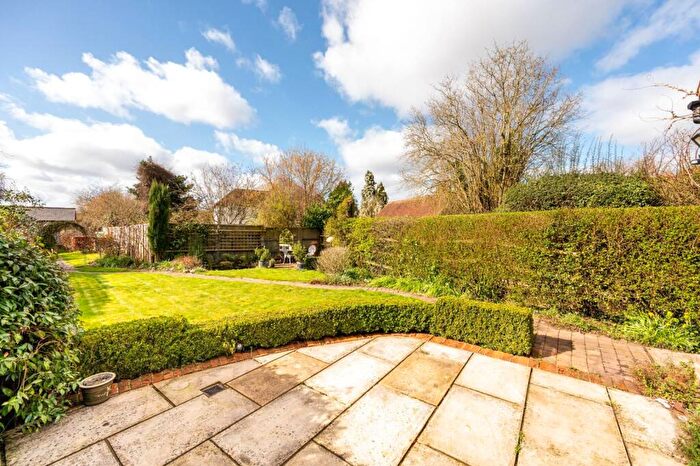 3 Bedroom Detached House For Sale In Littlewick Green, Maidenhead, SL6