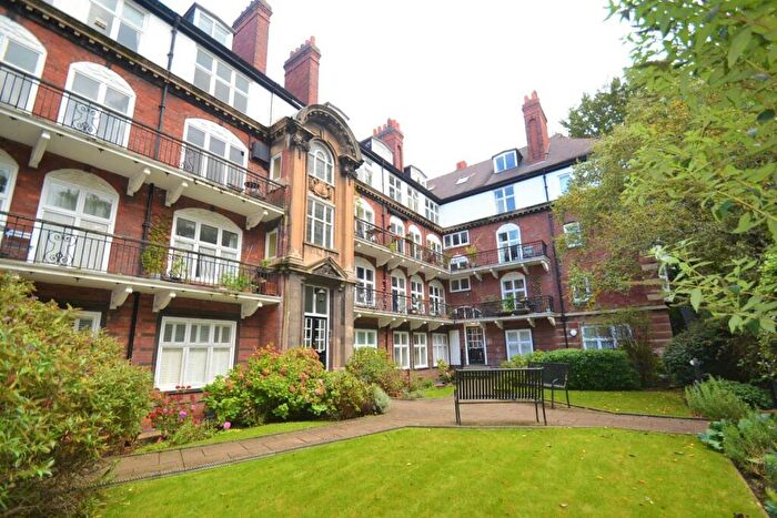3 Bedroom Flat To Rent In North Grange Mount, Headingley, Leeds, LS6