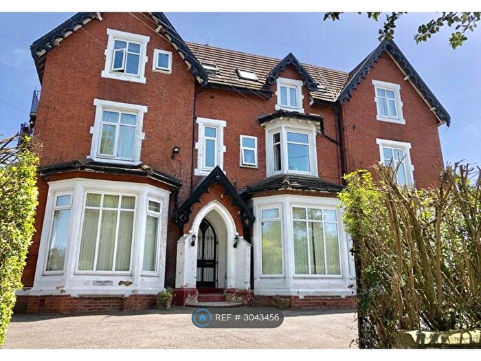 2 Bedroom Flat To Rent In Lincoln House, Manchester, M13