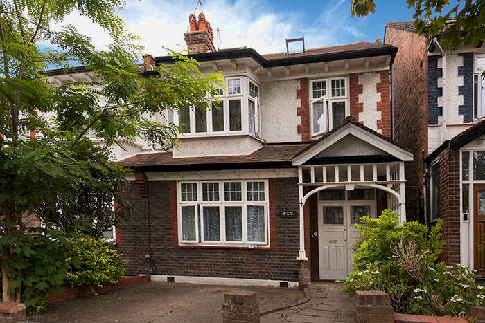 5 Bedroom Semi-Detached House To Rent In Arlow Road, London, N21