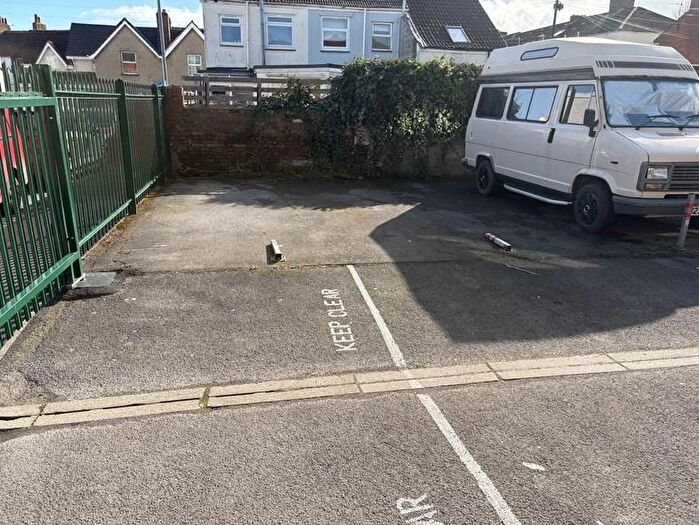 1 Bedroom Flat For Sale In Mariners Close, Bridgwater, TA6