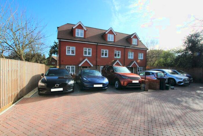 4 Bedroom Town House To Rent In Bagshot, GU19