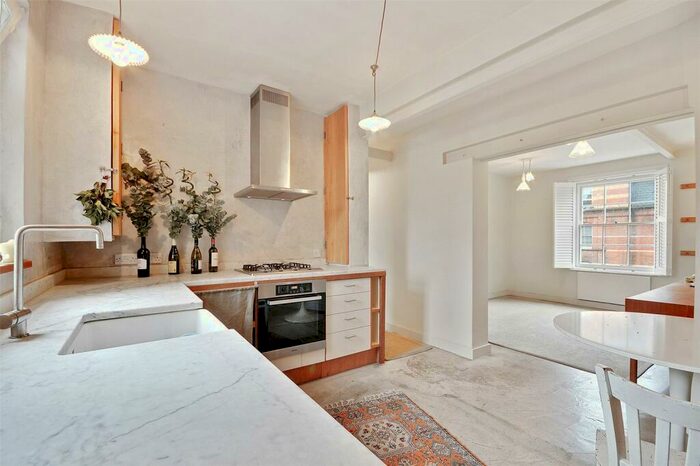 2 Bedroom Flat To Rent In Marlow House, Calvert Avenue, London, E2