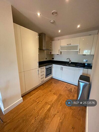 1 Bedroom Flat To Rent In The Chandlers, Leeds, LS2