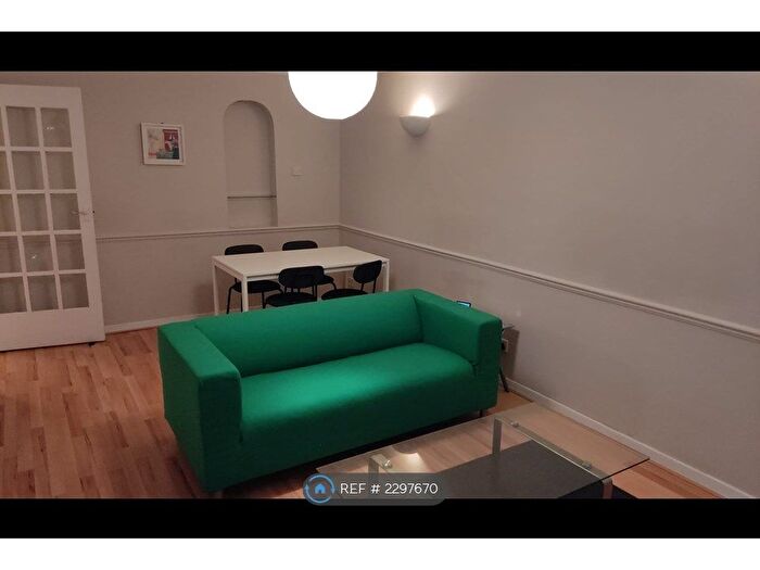 2 Bedroom Flat To Rent In Riverstone Drive, Manchester, M23