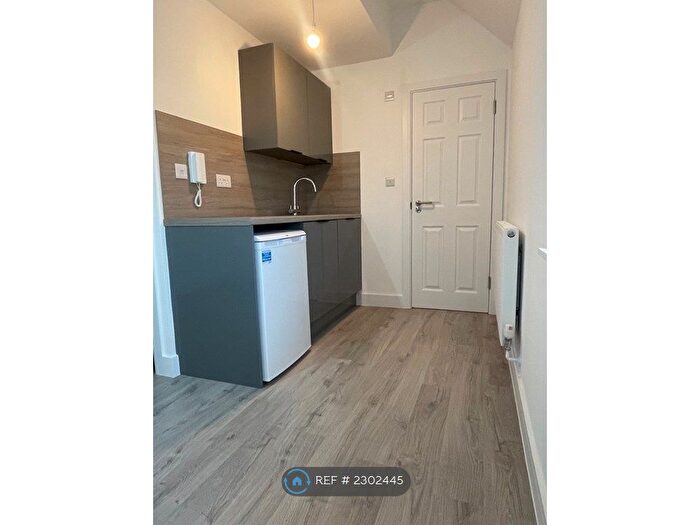 Studio To Rent In Mitchell Road, London, N13