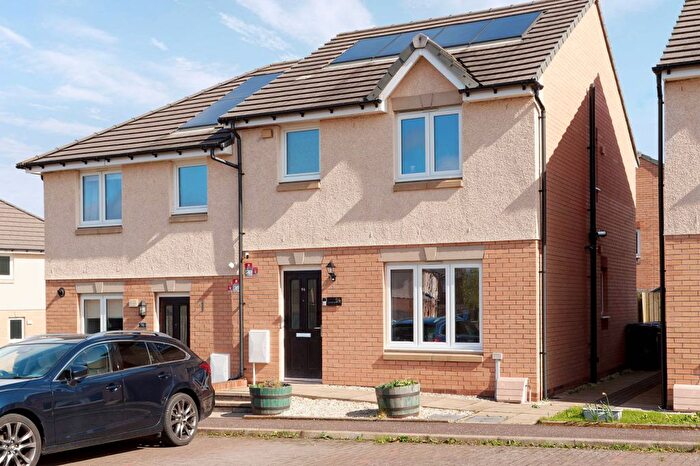 3 Bedroom Semi Detached House For Sale In Honeysuckle Drive, Newton Farm, Cambuslang, Glasgow, G72