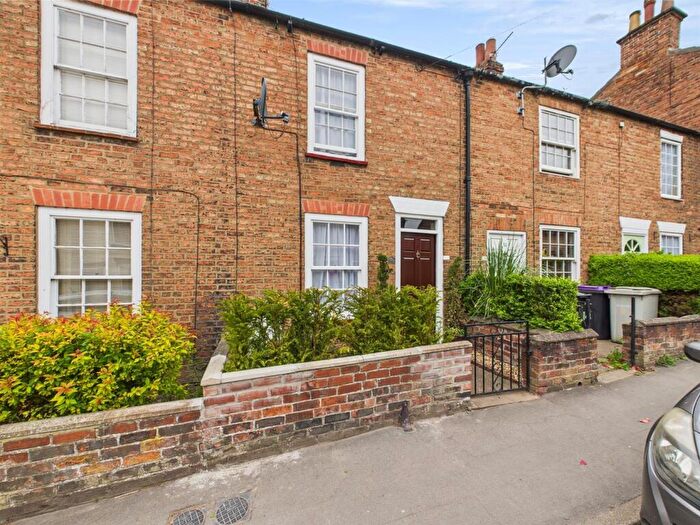 2 Bedroom Terraced House For Sale In Commercial Road, Louth, LN11