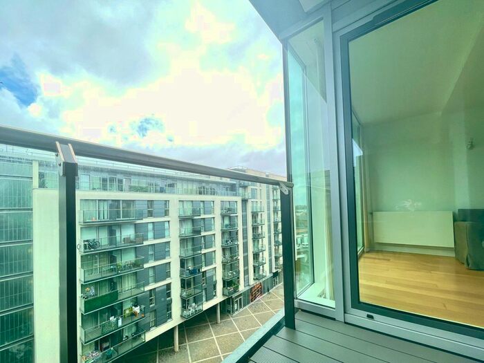 1 Bedroom Flat To Rent In Station Approach, Hayes, UB3