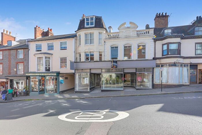 2 Bedroom Flat For Sale In High Street, Lewes, BN7
