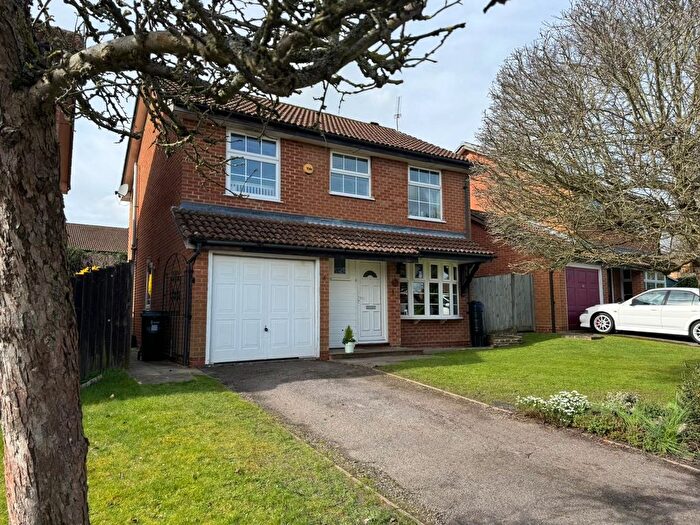 4 Bedroom Detached House For Sale In Somerset Close, Wokingham, RG41