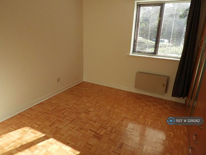 1 Bedroom Flat To Rent In Woodland Grove, Epping, CM16