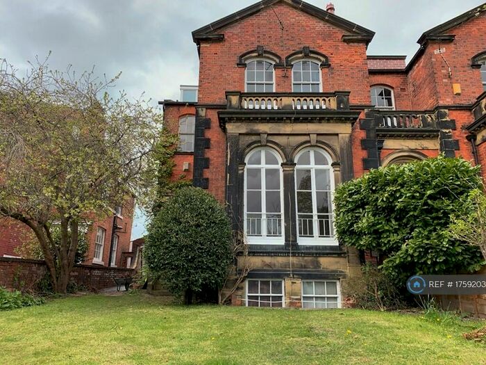 5 Bedroom Semi-Detached House To Rent In Potternewton Lane, Leeds, LS7
