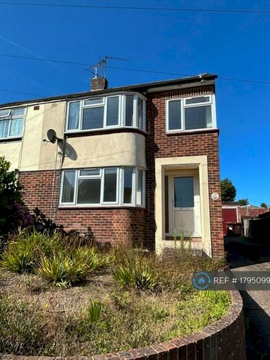 3 Bedroom Semi-Detached House To Rent In Sholden Road, Rochester, ME2