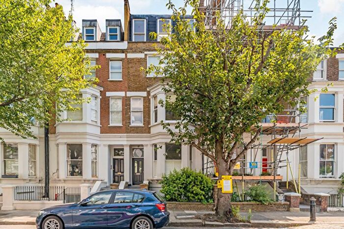 Studio To Rent In Netherwood Road, West Kensington, W14