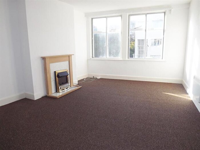 3 Bedroom Flat To Rent In Exeter Road, Bournemouth, BH2