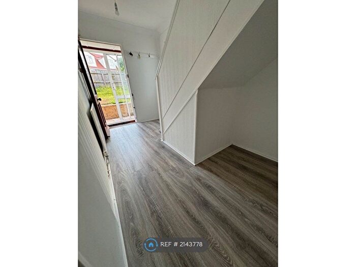 3 Bedroom Semi-Detached House To Rent In Marion Crescent, Orpington, BR5