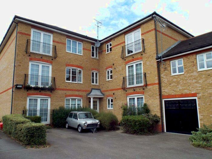 2 Bedroom Flat To Rent In Grampian Place, Stevenage, SG1
