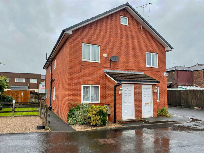 2 Bedroom Apartment To Rent In St. James Court, Walshaw, Bury, BL8