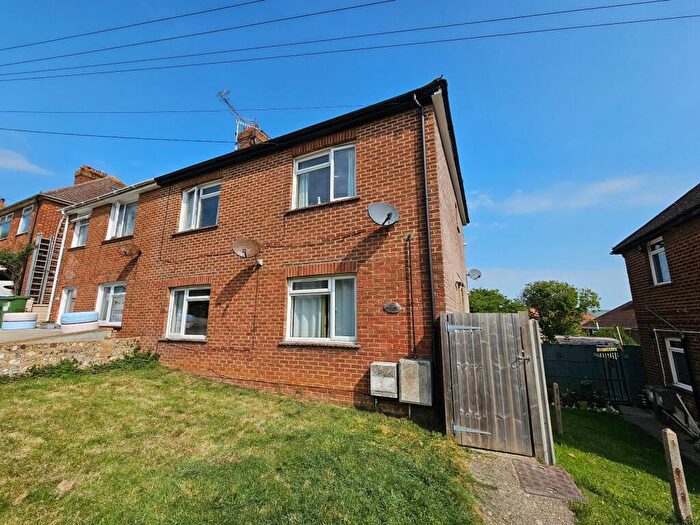 2 Bedroom Maisonette For Sale In Rose Walk Close, Newhaven, BN9