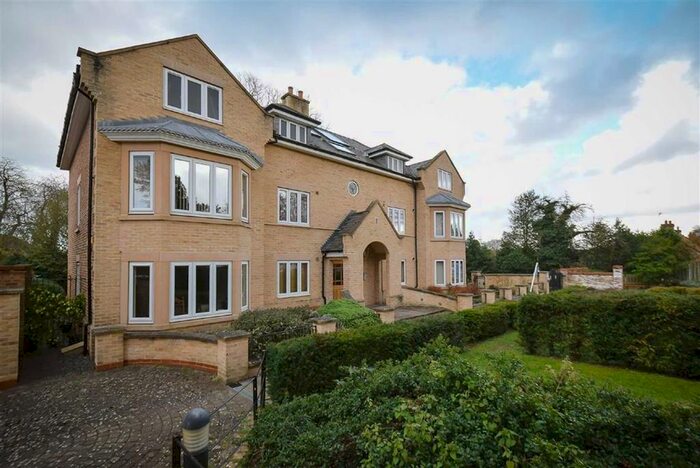 2 Bedroom Flat To Rent In St Marys Walk, Swanland HU14