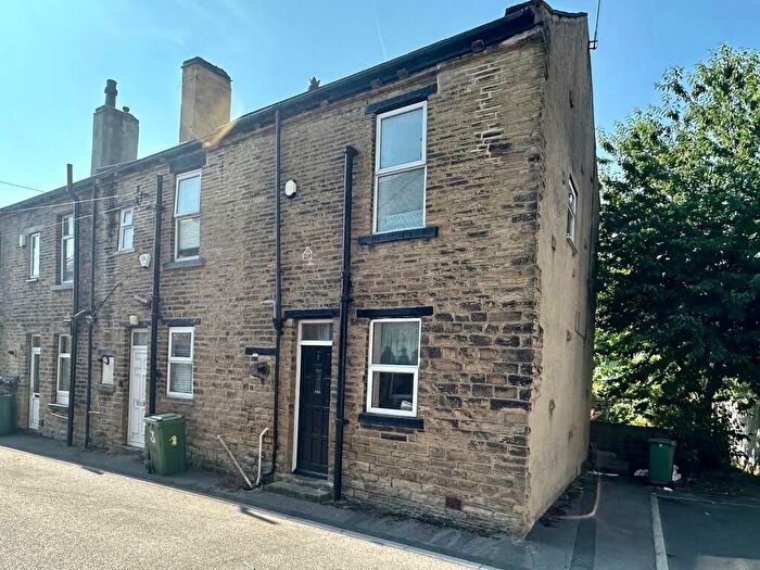 2 Bedroom Terraced House For Sale In South View, Stanningley, Pudsey, LS28