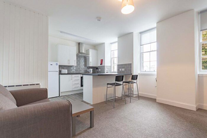 2 Bedroom Flat To Rent In L – Paisley Close, High Street, Edinburgh, EH1