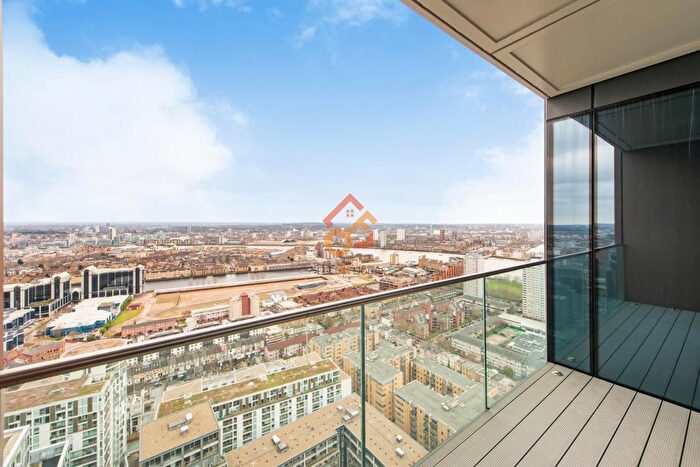 3 Bedroom Flat To Rent In Maine Tower, Harbour Way, London, E14