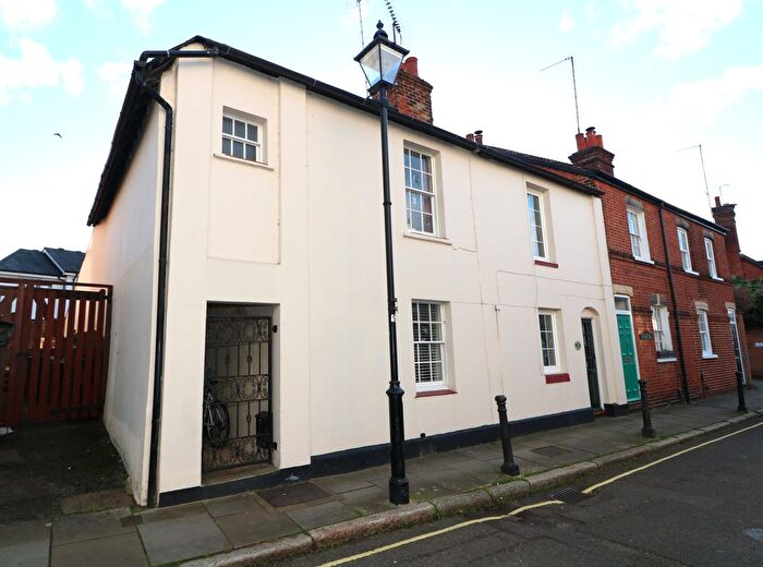 2 Bedroom Cottage To Rent In Church Street, Dorking, RH4