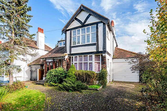 3 Bedroom Detached House For Sale In Hambledon Hill, Woodcote Estate, Epsom, KT18