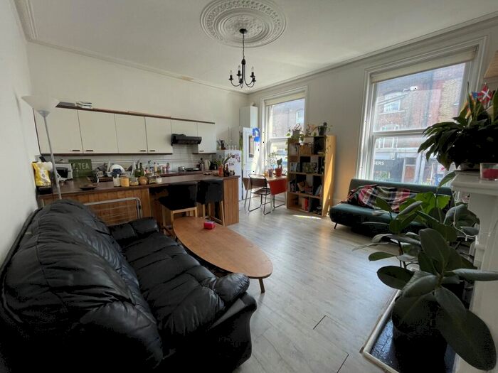 1 Bedroom Flat To Rent In Hornsey Road, Archway, N19