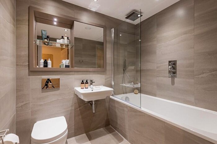 2 Bedroom Apartment To Rent In Mcewan Walk, Edinburgh, EH3