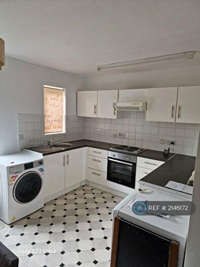 2 Bedroom Flat To Rent In Rose Kiln Lane, Reading, RG1