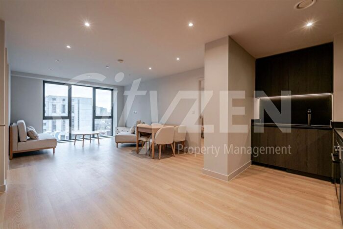 2 Bedroom Flat To Rent In Waterhouse Gardens, Dutton Street, Manchester, M3