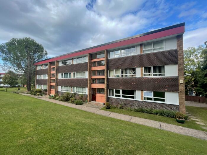 2 Bedroom Apartment To Rent In Elm Close, Mapperley Park, NG3