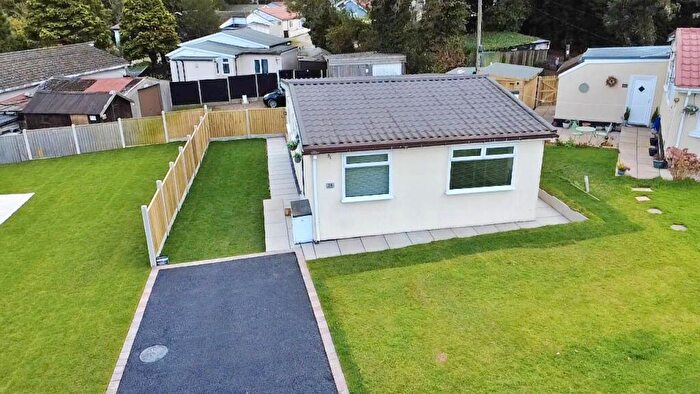 2 Bedroom Chalet For Sale In Riverside Park, Occupation Lane, Poulton-Le-Fylde, FY6