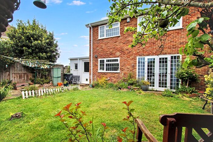 3 Bedroom Detached House For Sale In Hawthorn Corner, Herne Bay, CT6